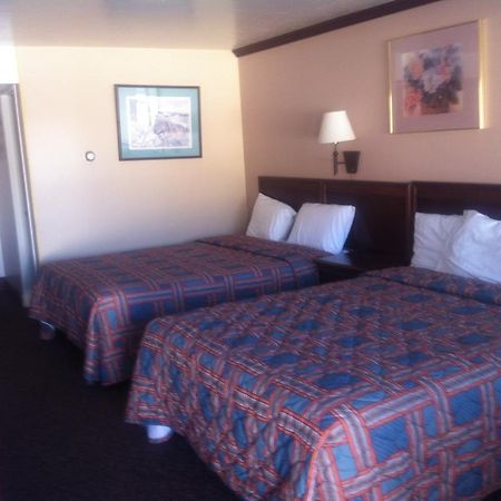 Galaxie Motel Brigham City Room photo